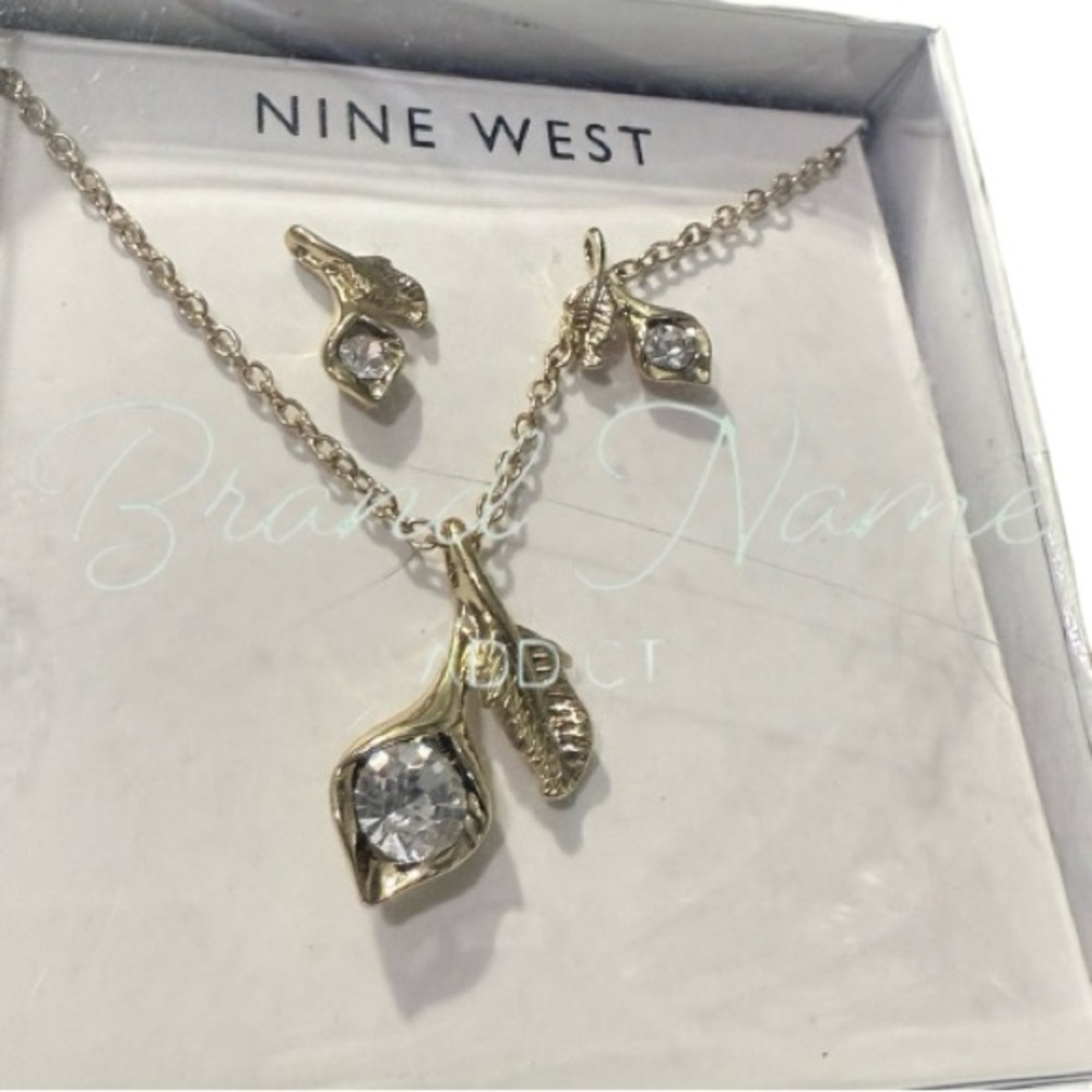 PRICE IS FIRM - Nine West Gold Floral Leaf Necklace & Earrings Jewelry Set